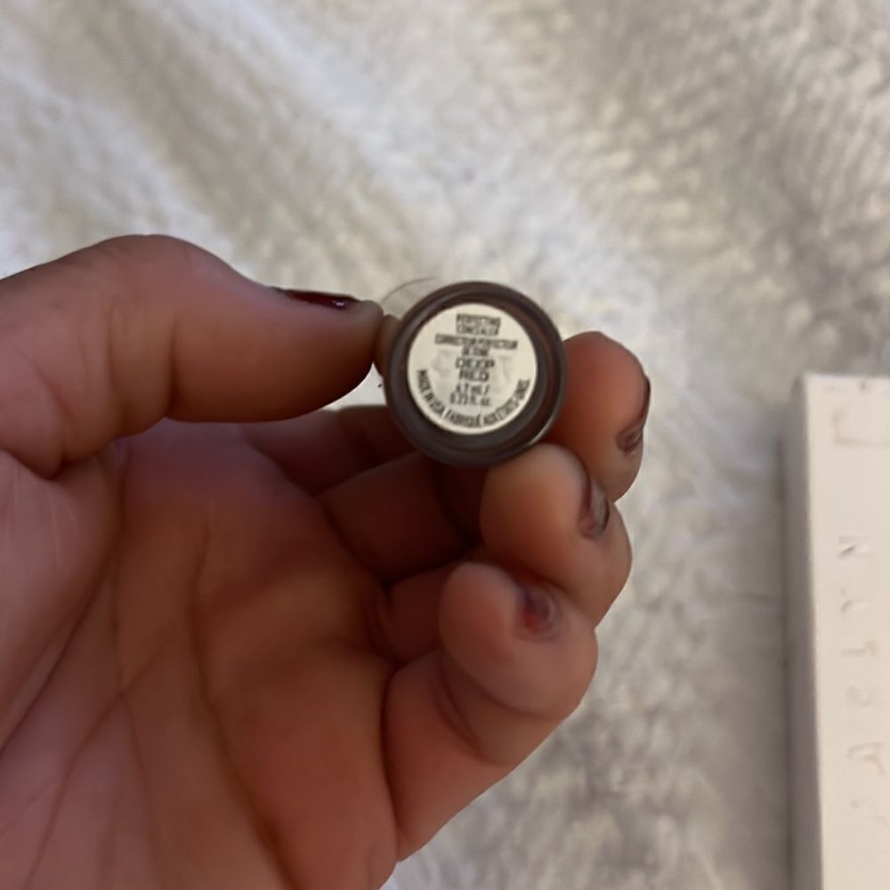 (JACLYN) perfecting concealer - Picture 1 of 3